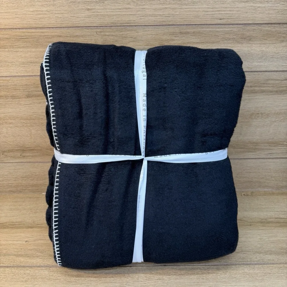 DOCOFIL White Luxuriously Soft Queen Blanket Cotton Blend Portugal Black